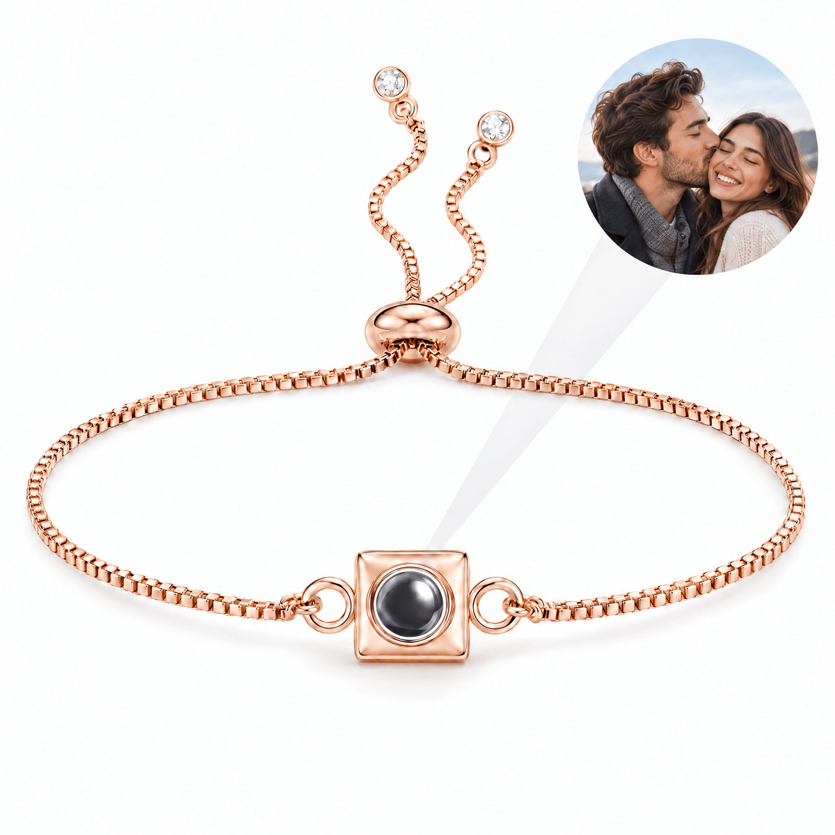 Bracelet photo personnalisé en acier inoxydable, charm carré, modèle Yanni — Or rosé — packshot studio photo-projection nette