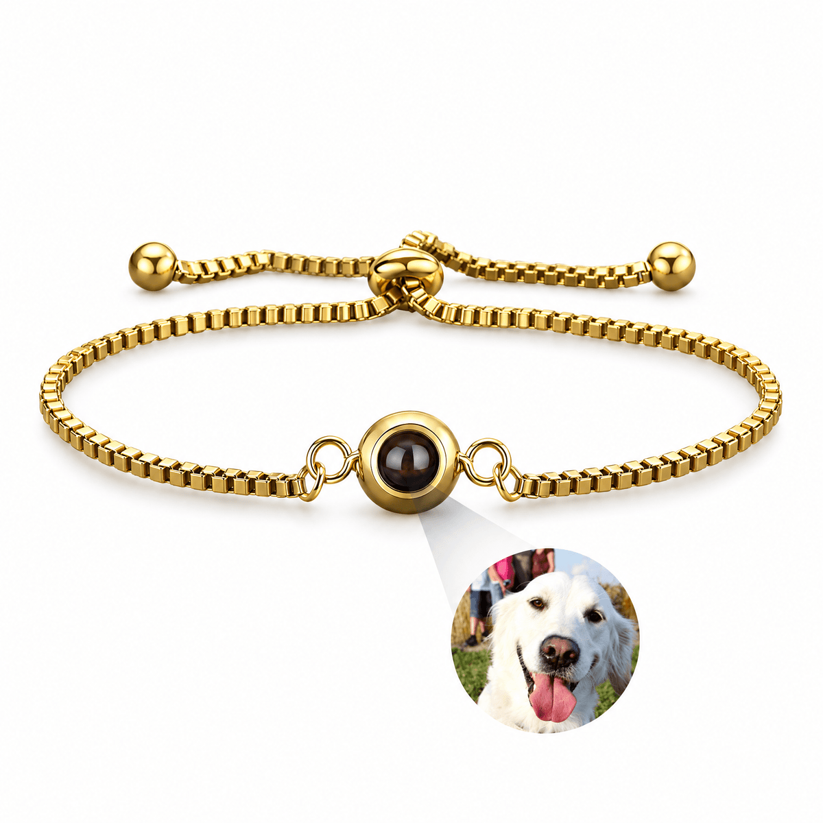 Bracelet photo personnalisé, en acier inoxydable — modèle Nayara — Or — packshot studio photo sous lentille