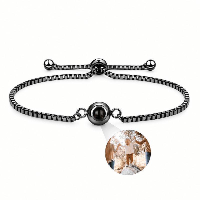 Bracelet photo personnalisé, en acier inoxydable — modèle Nayara — Noir — packshot studio photo sous lentille