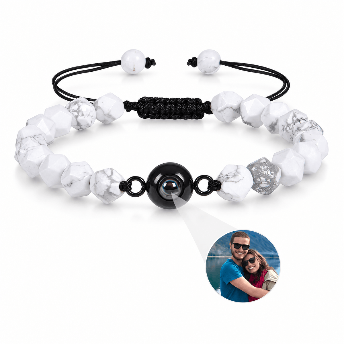Bracelet photo personnalisé, en pierres naturelles — modèle Tonali — Turquoise blanche — packshot studio photo sous lentille