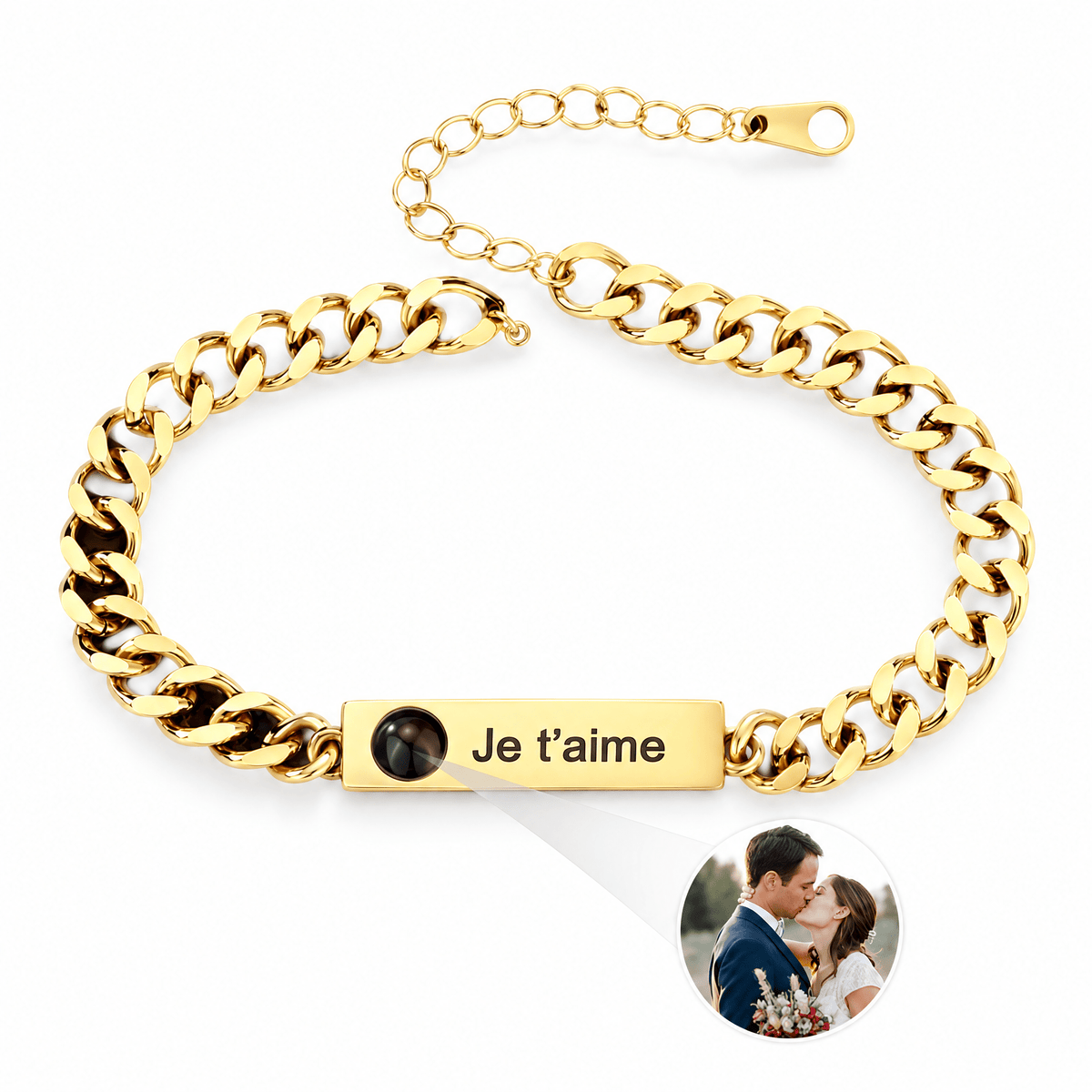 Bracelet photo personnalisé, gourmette à graver, en acier inoxydable — modèle Stey — Or — packshot studio photo sous lentille