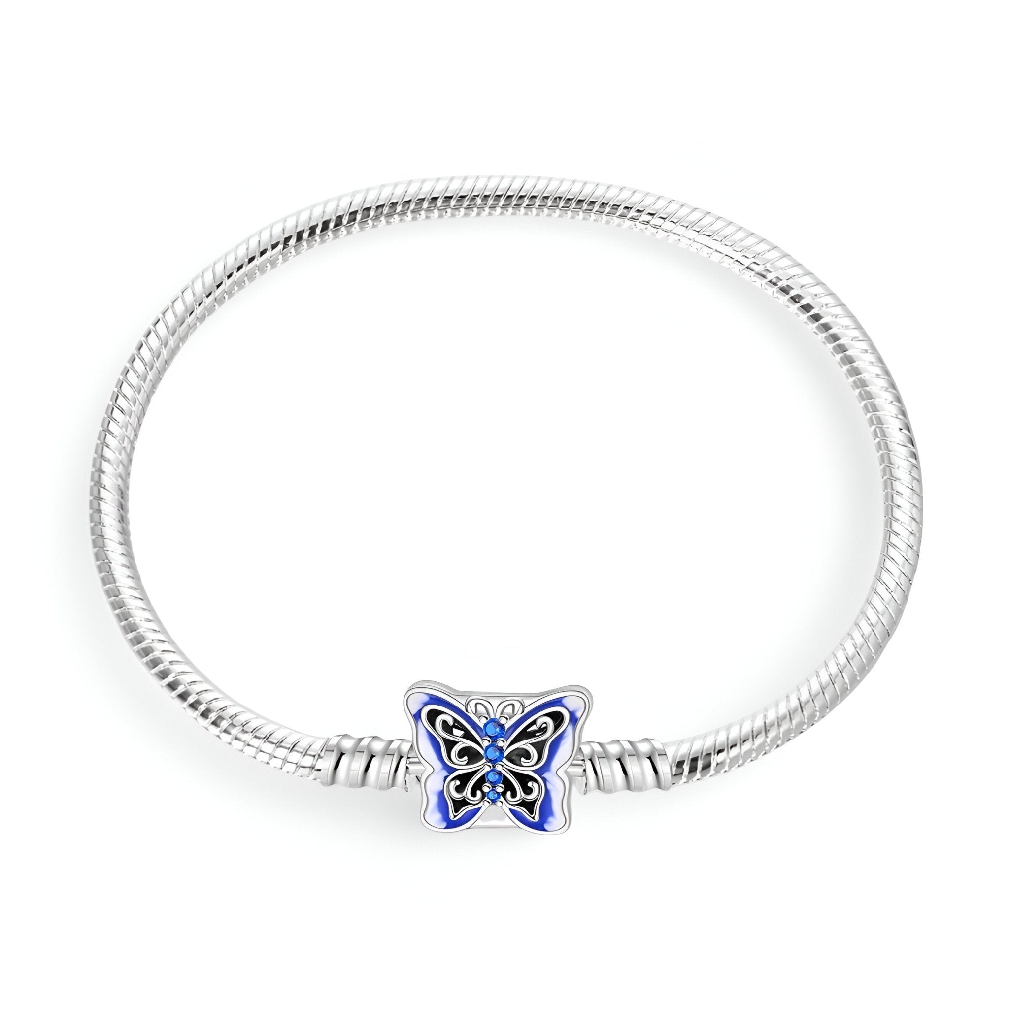 Bracelet argenté serpent avec charm papillon bleu orné de détails noirs délicats.