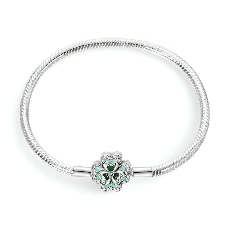 Bracelet en argent avec charm trèfle vert et blanc, finition brillante, modèle Fiorella.