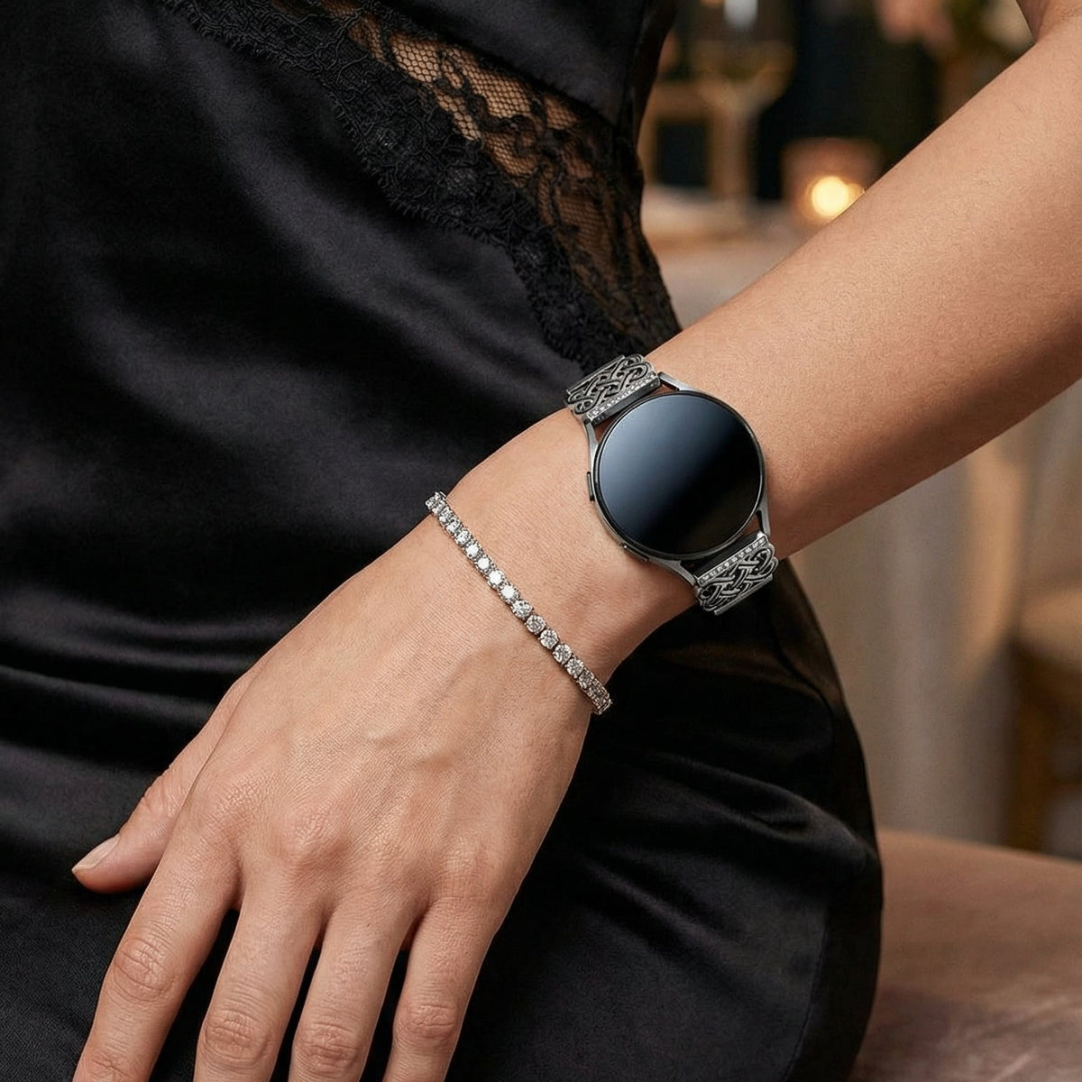 Bracelet SmartWatch, connecteurs en D sertis de zircons, lanière bicolore, modèle Loukie