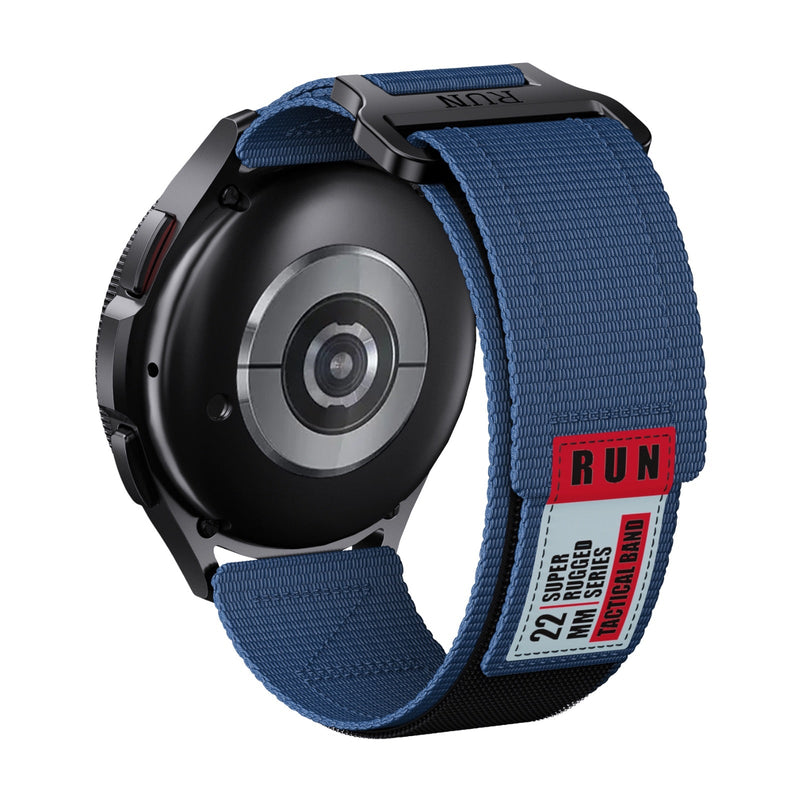 Bracelet de montre Huawei Watch en nylon bleu, fermoir velcro, étiquette RUN rouge et blanche.