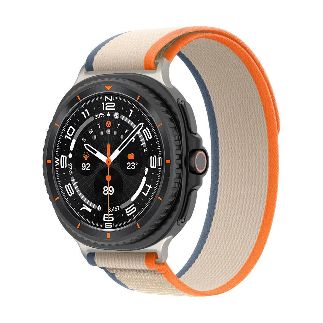 Bracelet en nylon tressé beige avec liseré orange et boucle velcro noire pour Samsung Watch 8.