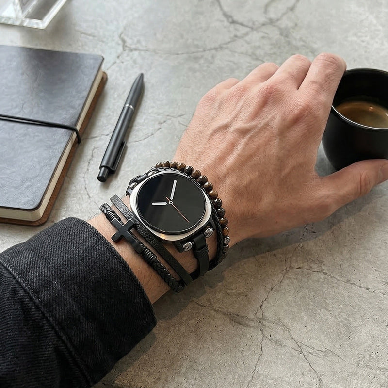 Bracelet Samsung Watch / Huawei Watch / Garmin / Ice Watch multi rangs simili vegan et perles œil de tigre, montre avec croix, design masculin moderne, modèle Dezio