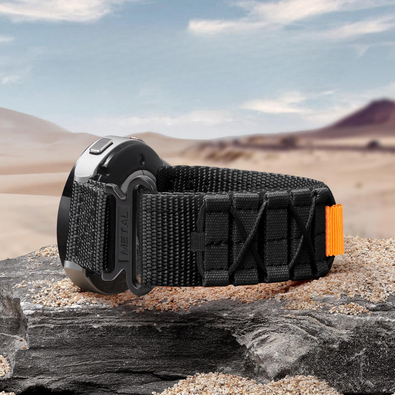 Bracelet Sport en nylon noir avec fermoir velcro orange pour montre connectée Samsung Galaxy Watch.