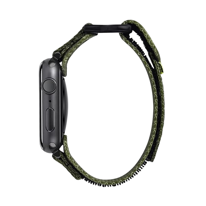Bracelet en nylon kaki à velcro pour Apple Watch, ajustable, modèle Kayle, côté profil noir mat.