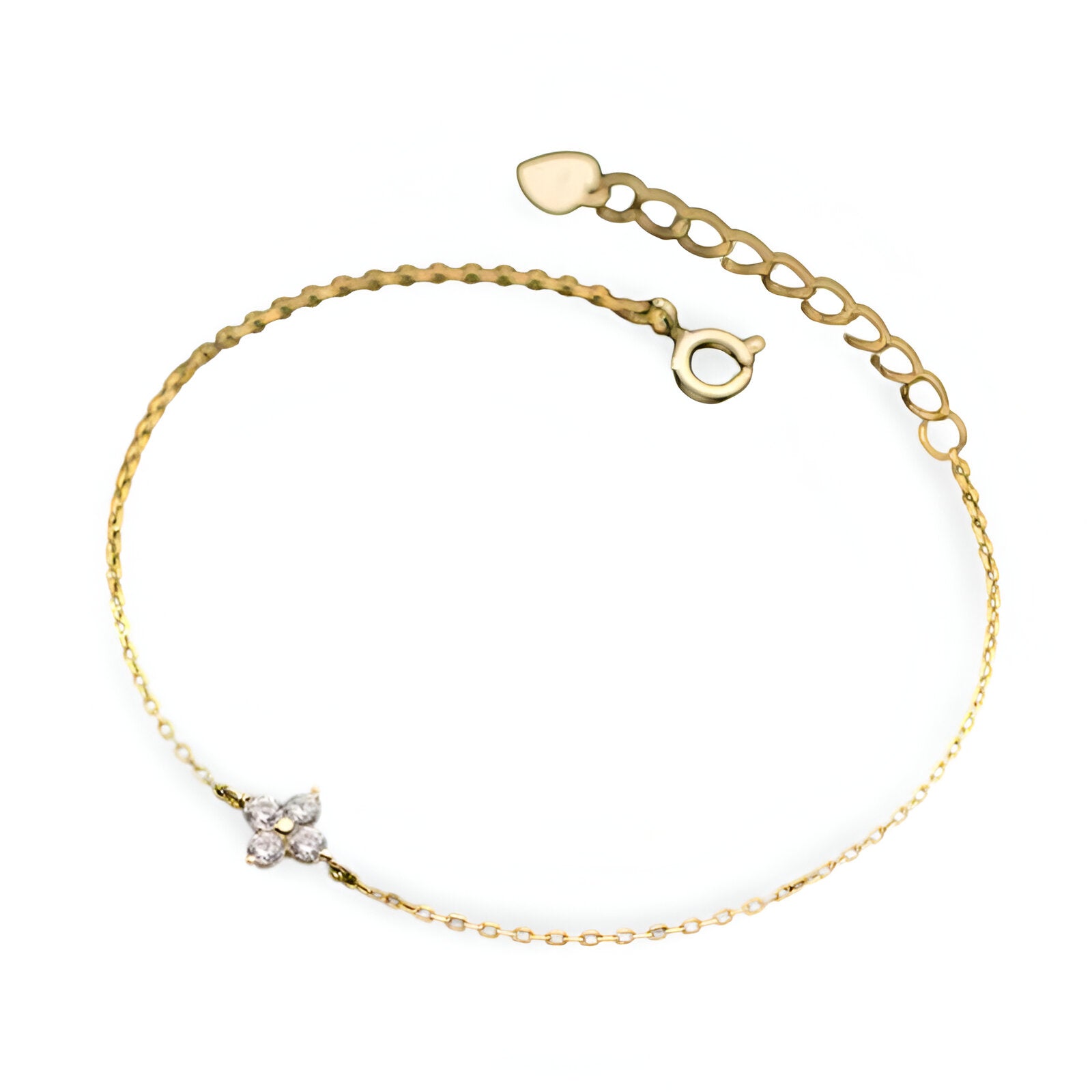Bracelet fin en cuivre doré avec pendentif trèfle à 4 feuilles orné de strass scintillants.