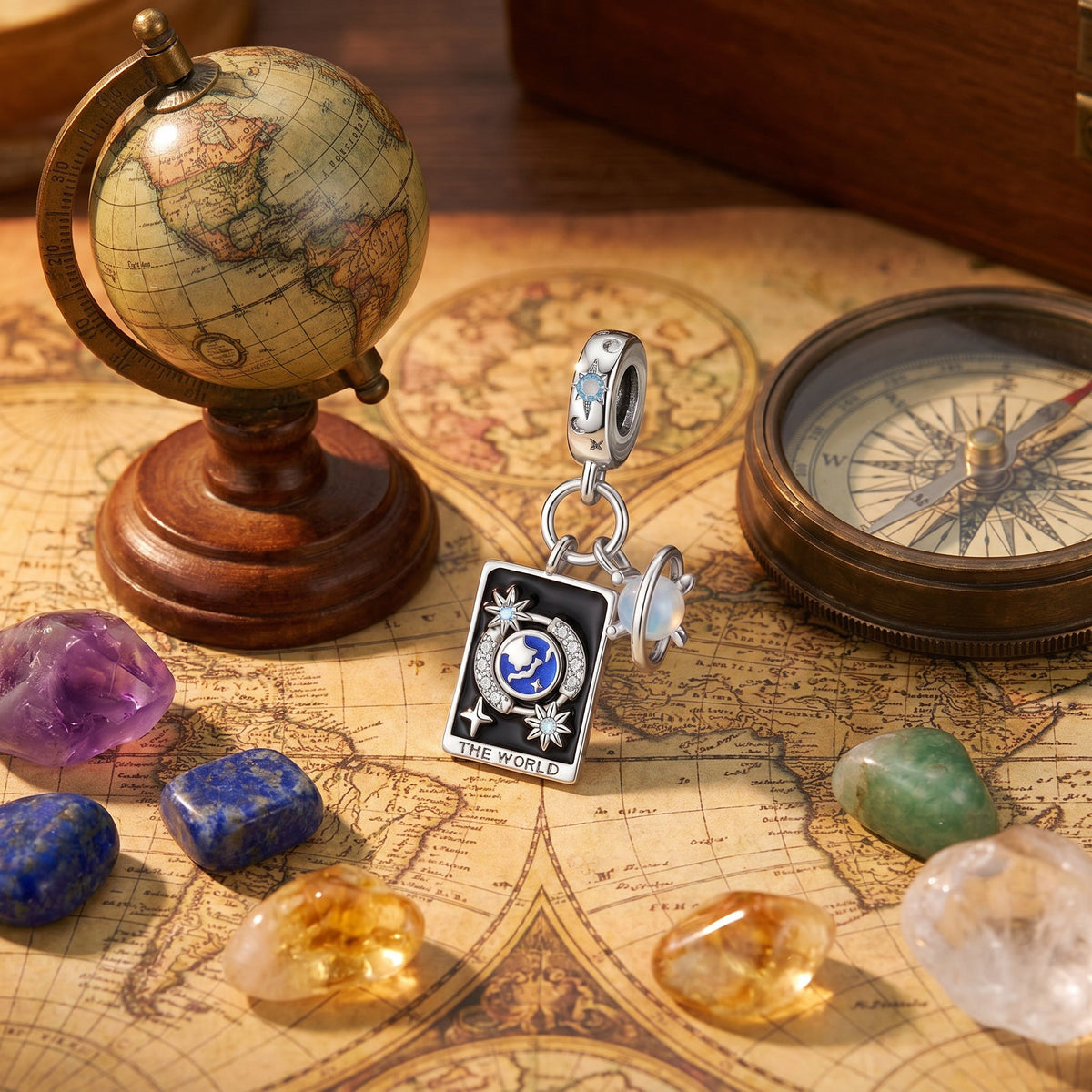 Tarotkort-charm Le Monde, kobber belagt med sølv, emaljer og zirkoner, til kvinder, model Mundis