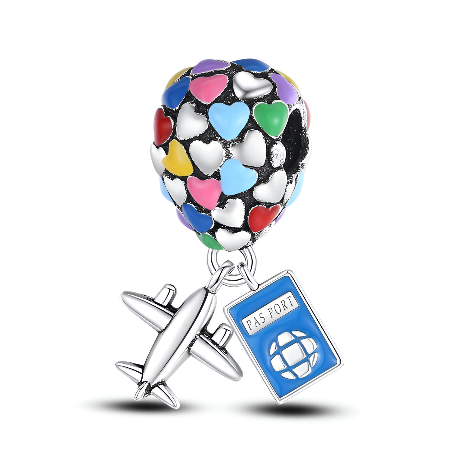 Charm argenté avec montgolfière multicolore en cœurs, avion et pendentif passeport bleu.