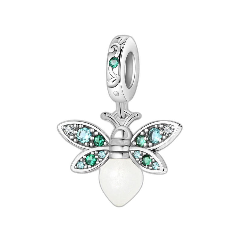 Charm-Anhänger, klassischer Glühwürmchen-Anhänger mit Flügeln, besetzt mit grünen Zirkonia und einem perlmuttfarbenen Abdomen, für Damen, Modell Funkelnde Smaragd-Glühwürmchen