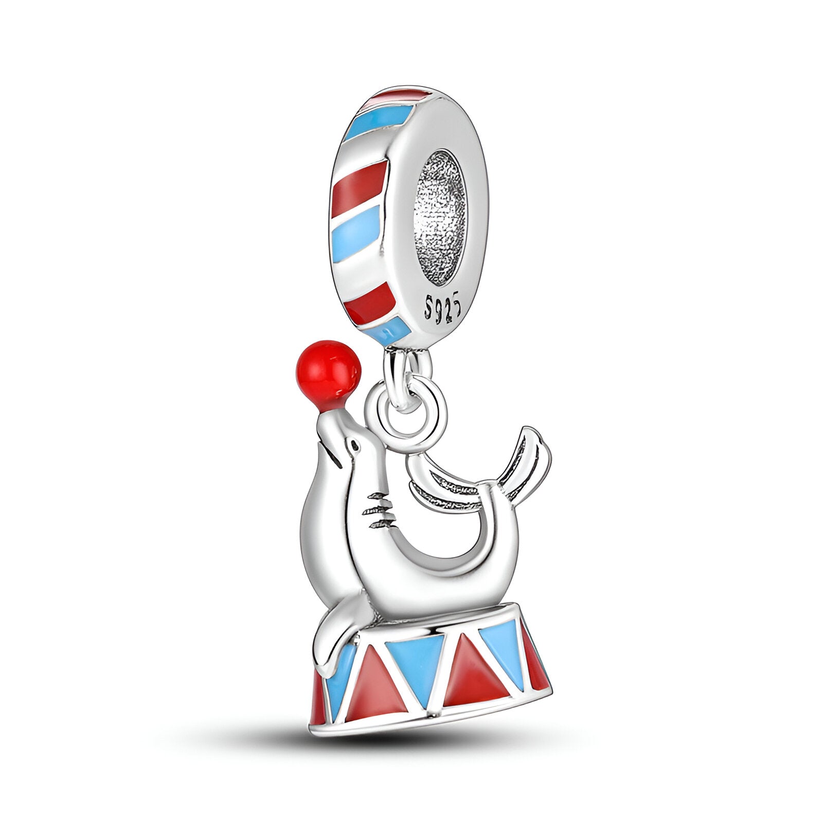 Charm pendentif otarie argent avec ballon rouge, décor bleu et rouge géométrique.