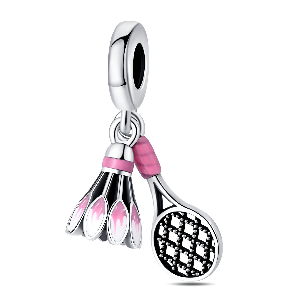 Pendentif argenté en forme de raquette de badminton et volant avec détails roses et noirs.