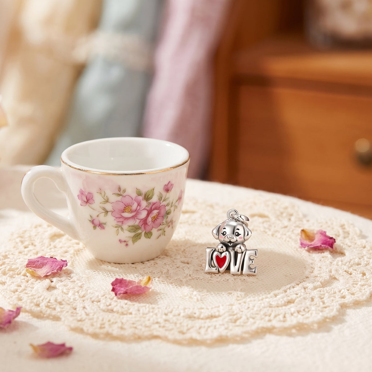 Charm chiot aux joues roses sur inscription LOVE, email rouge, pour femme, modèle Chien d'Amour LOVE