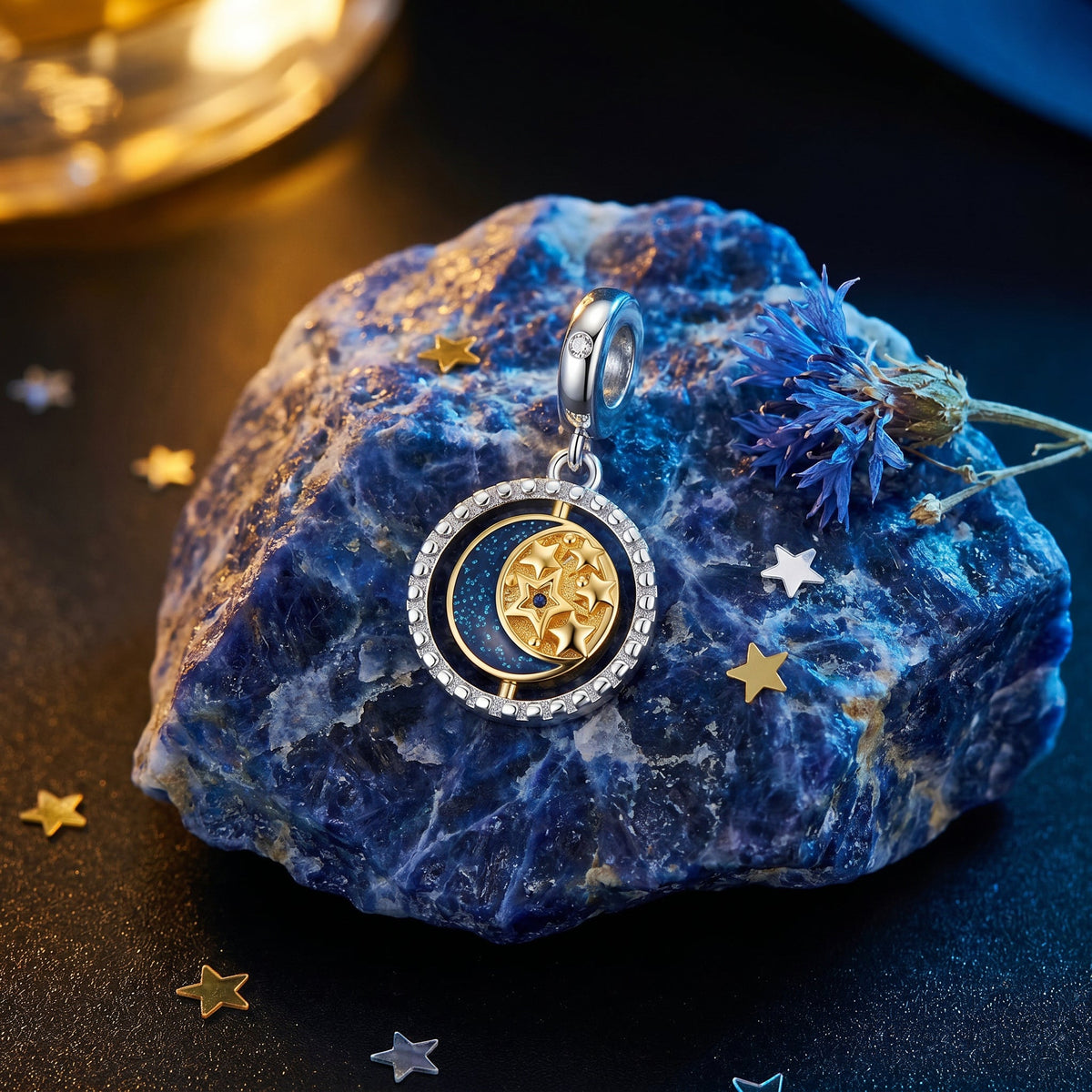 Charm rotatif soleil et lune, disque bicolore et email bleu nuit paillette, modele Soleil et Lune Rotatif