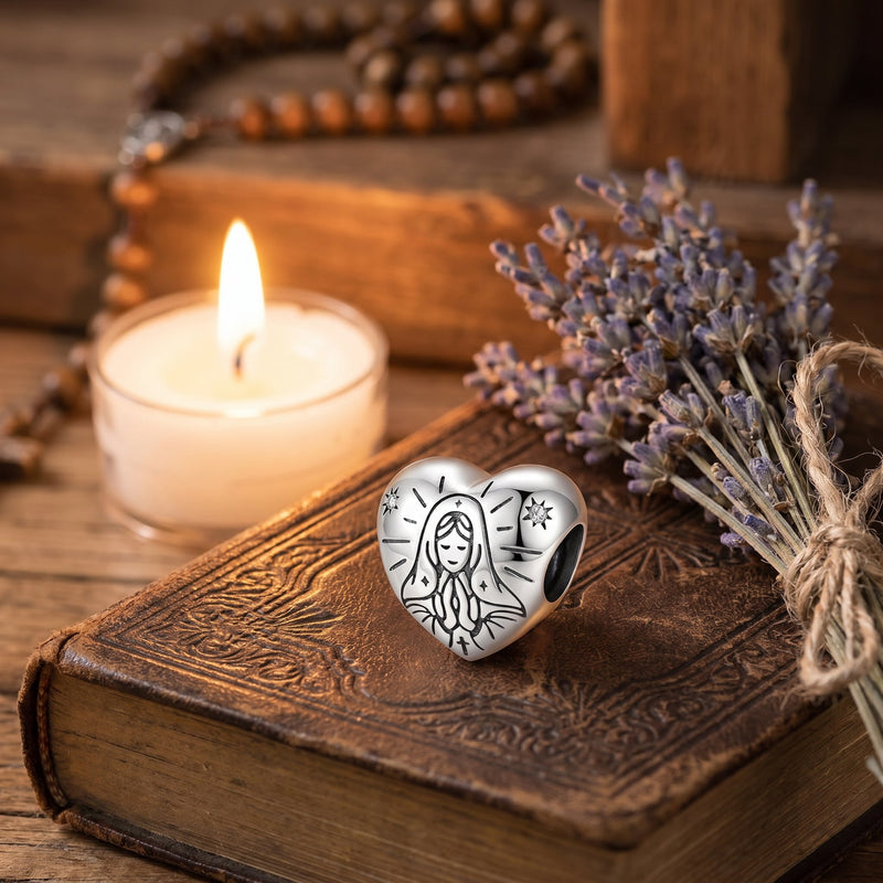 Charm, Pendentif famille et spiritualité en argent, pour femme, modèle Cœur Vierge en Prière