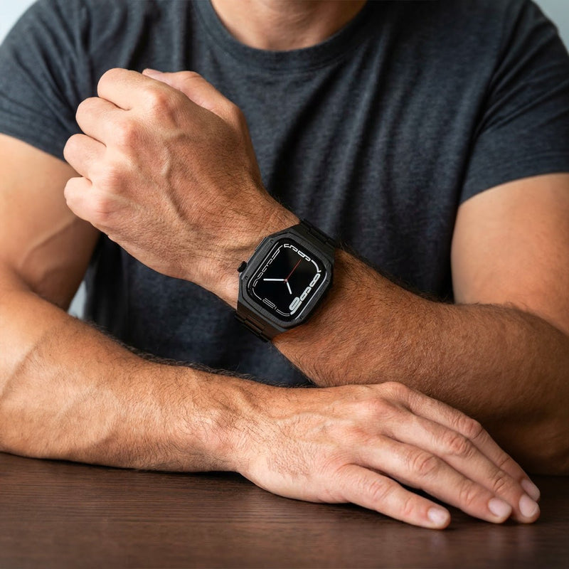 Coque intégrale noire en acier inoxydable avec maillons amovibles, compatible Apple Watch 42-46 mm, design robuste et.