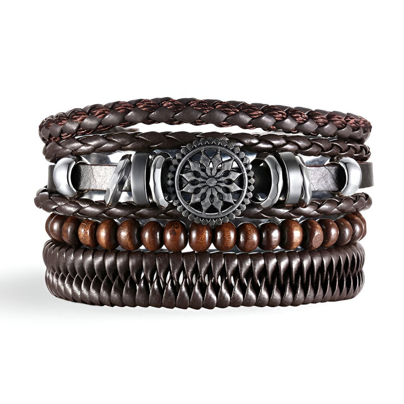 Ensemble de 4 bracelets en bois et microfibre marron avec breloque mandala noire détaillée.