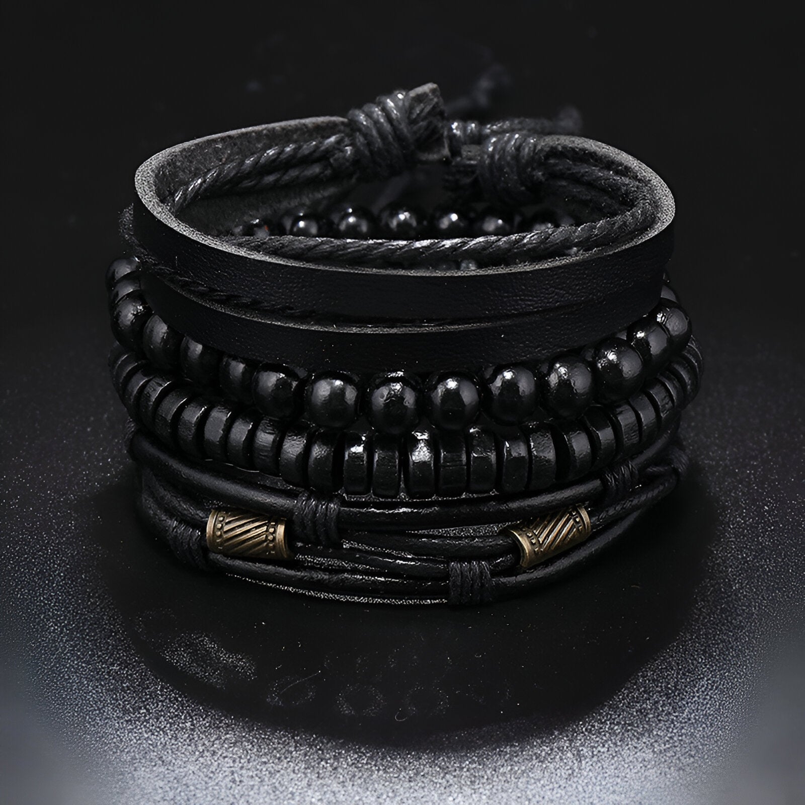 Ensemble de 4 bracelets noirs en microfibre et perles bois, style élégant mixte, modèle Colette.
