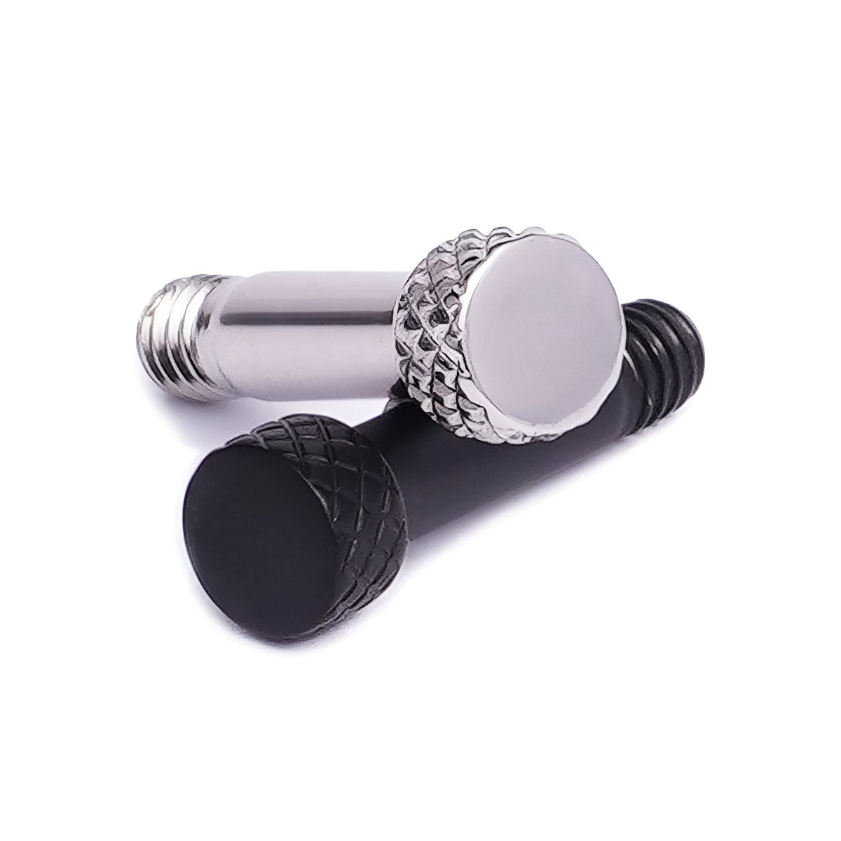 Lot de 2 vis de manille, une argentée avec tête cannelée et une noire mate, design robuste.