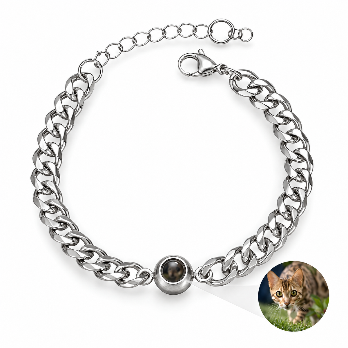 Bracelet photo personnalisé en acier inoxydable, maille cubaine — modèle Mili — Argent — packshot studio photo sous lentille
