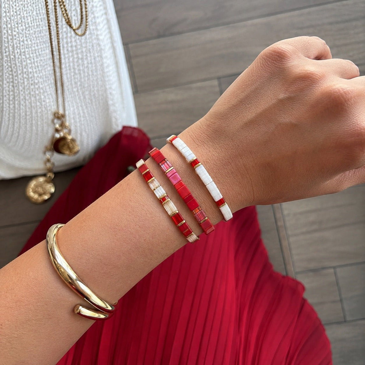 Trio de Bracelest en perles du Japon Miyuki rouge et blanc, parure pour femme, bijoux de poignet élastiques, lot de trois pièces, accessoires intenses et féminins, modèle Anuka