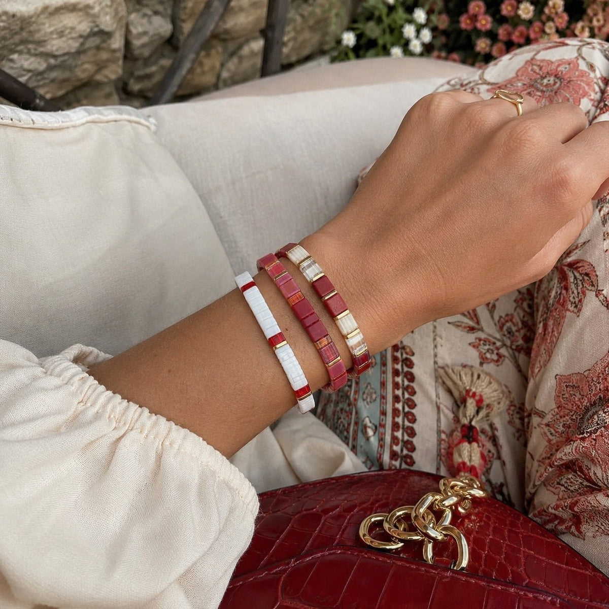 Trio de Bracelest en perles du Japon Miyuki rouge et blanc, parure pour femme, bijoux de poignet élastiques, lot de trois pièces, accessoires intenses et féminins, modèle Anuka