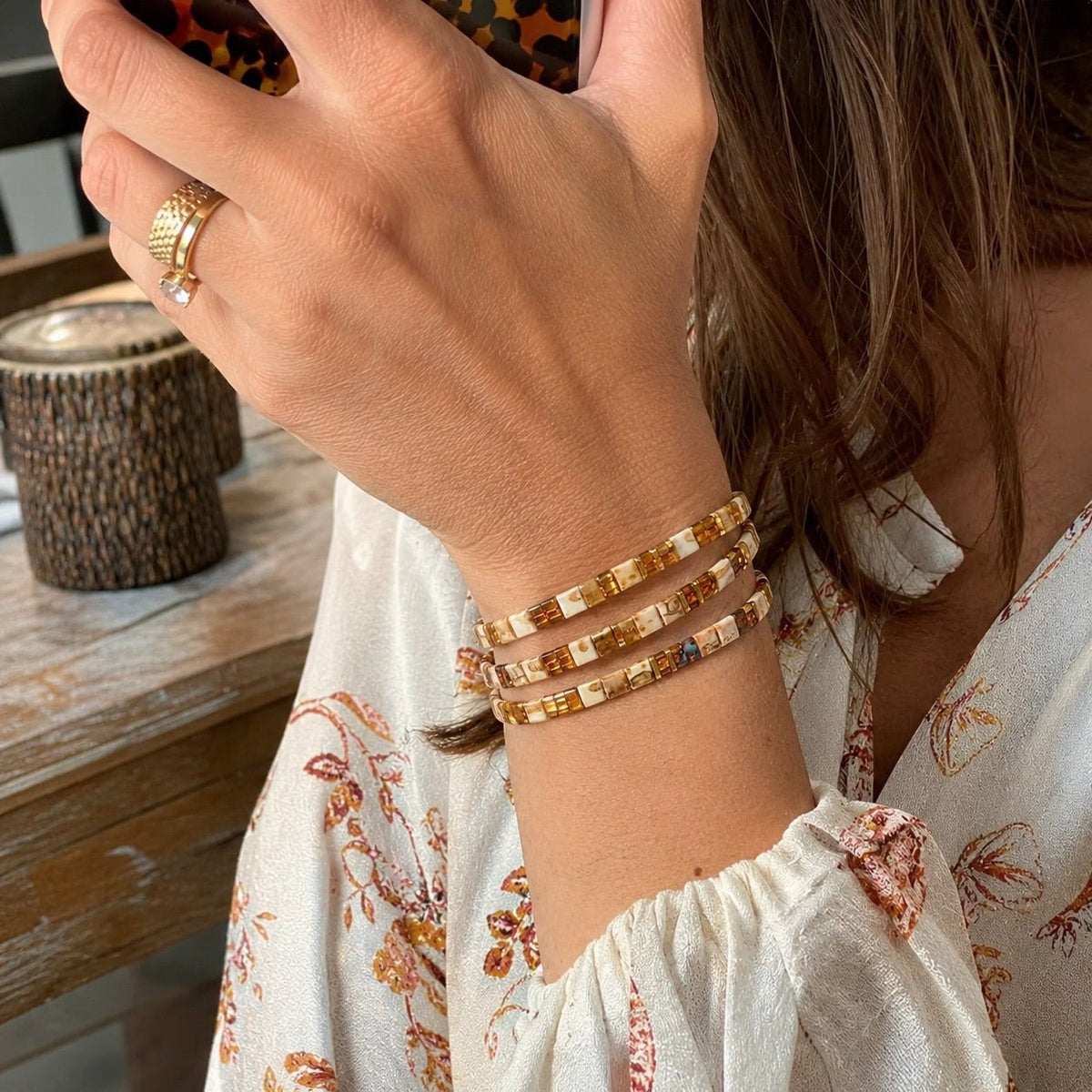 Trio aus japanischen Perlenarmbändern, mit Karamell- und Perlmuttglanz, elastisches Leoparden-Design, Modell Tsugumi