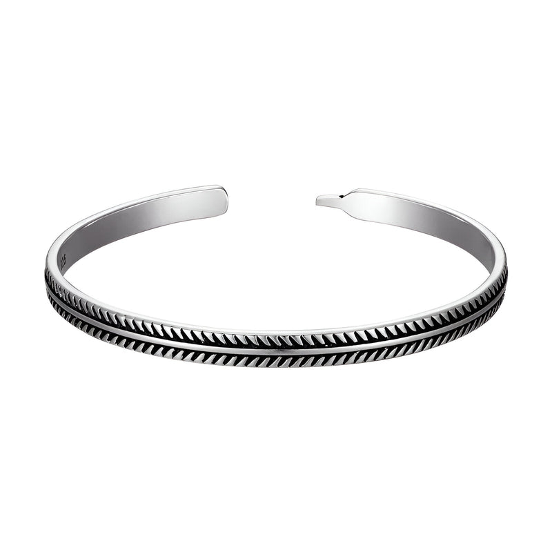 Bracelet tibétain homme en argent avec motif chevron gravé, design ouvert et épuré.