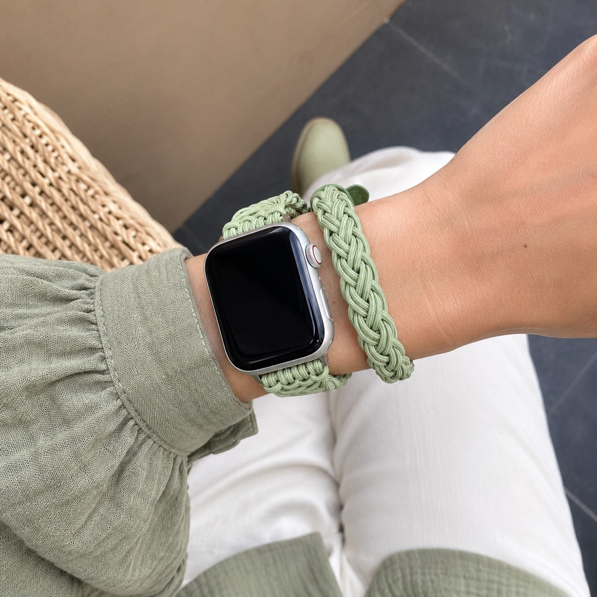 Βραχιόλι Apple Watch διπλής περιέλιξης με ελαστική πλεξούδα, κούμπωμα αγκράφα, μοντέλο Abzine