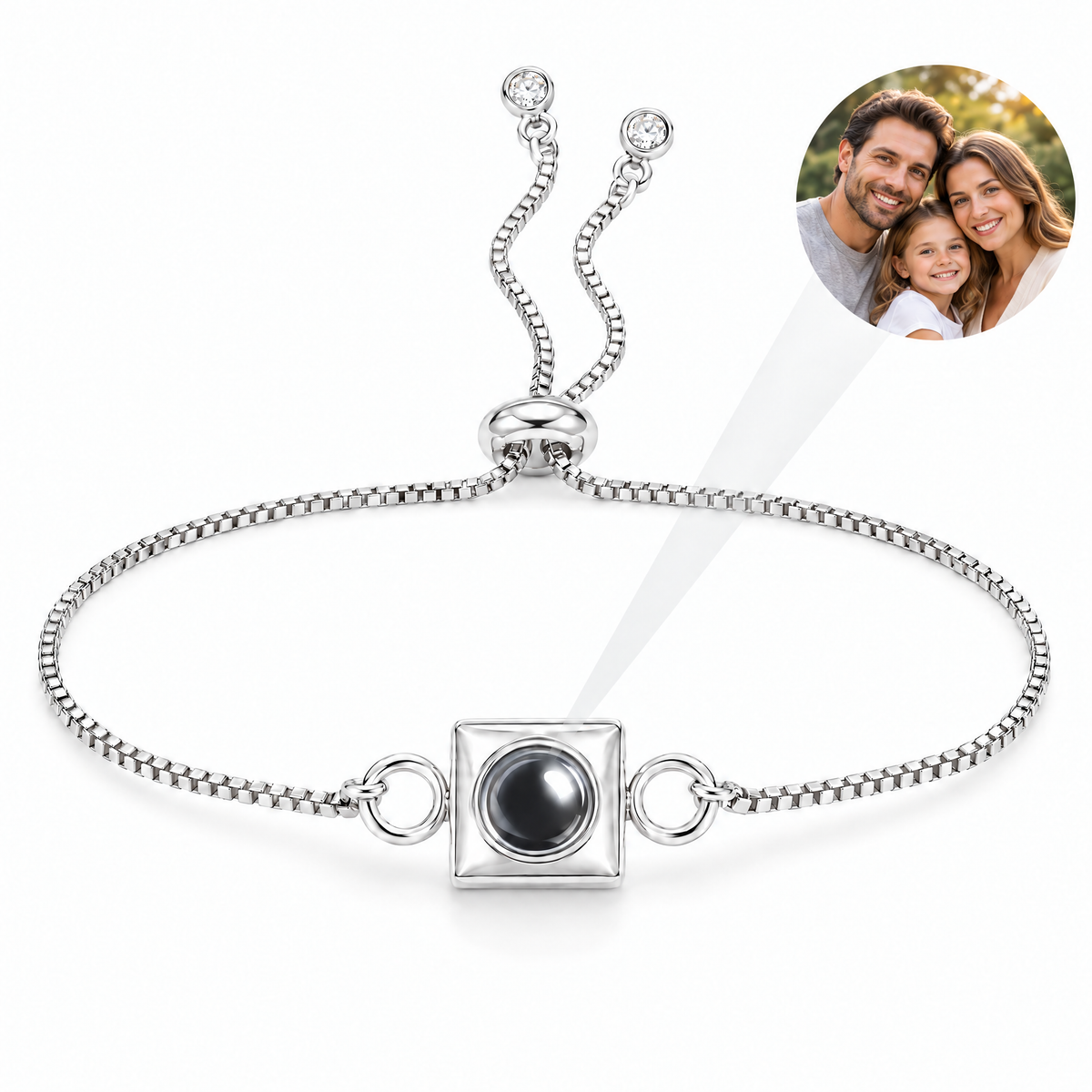 Bracelet photo personnalisé en acier inoxydable, charm carré, modèle Yanni — Argent — packshot studio photo-projection nette