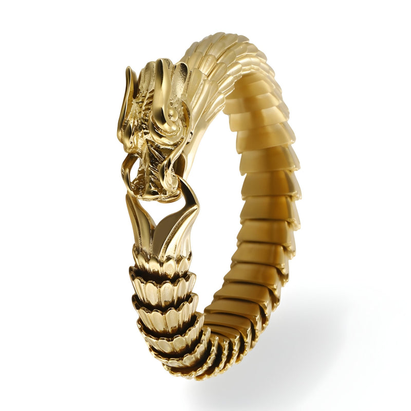 Bracelet homme en acier inoxydable doré en forme de dragon avec détails écaillés articulés.