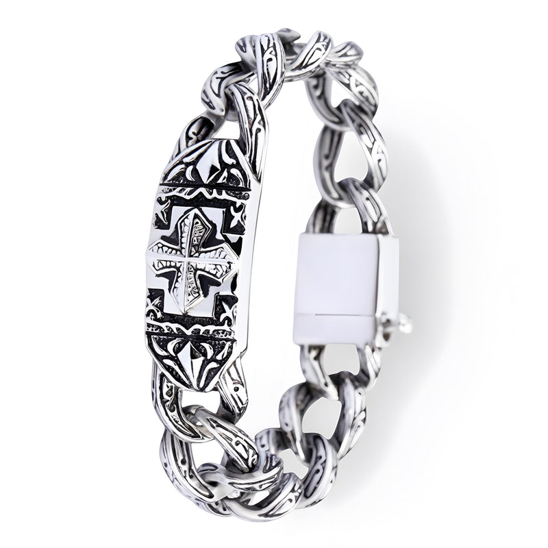 Bracelet homme en acier inoxydable argenté avec motifs celtiques et croix gravés, fermoir solide.