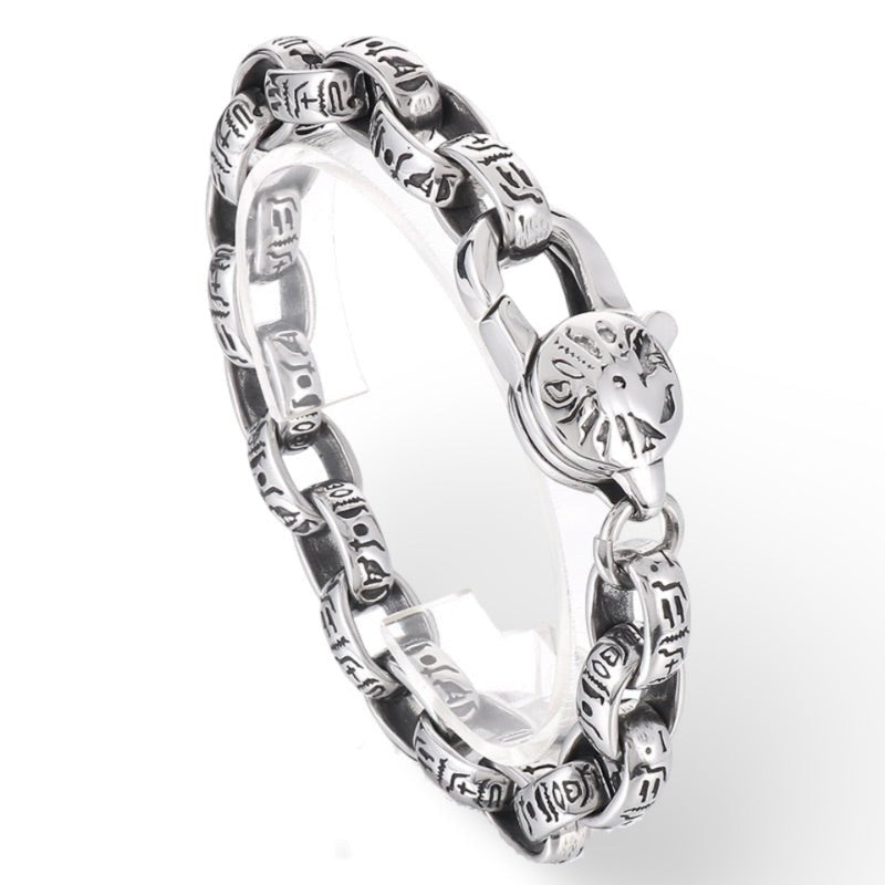Bracelet en acier inoxydable argenté pour homme avec motifs égyptiens et tête de fauve sculptée.