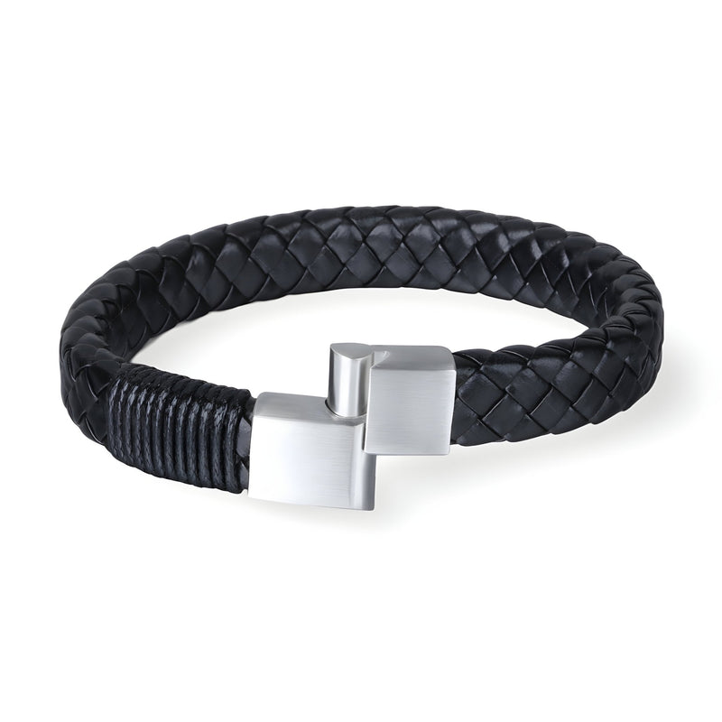 Bracelet homme en cuir noir tressé épais avec fermoir métallique argenté moderne.