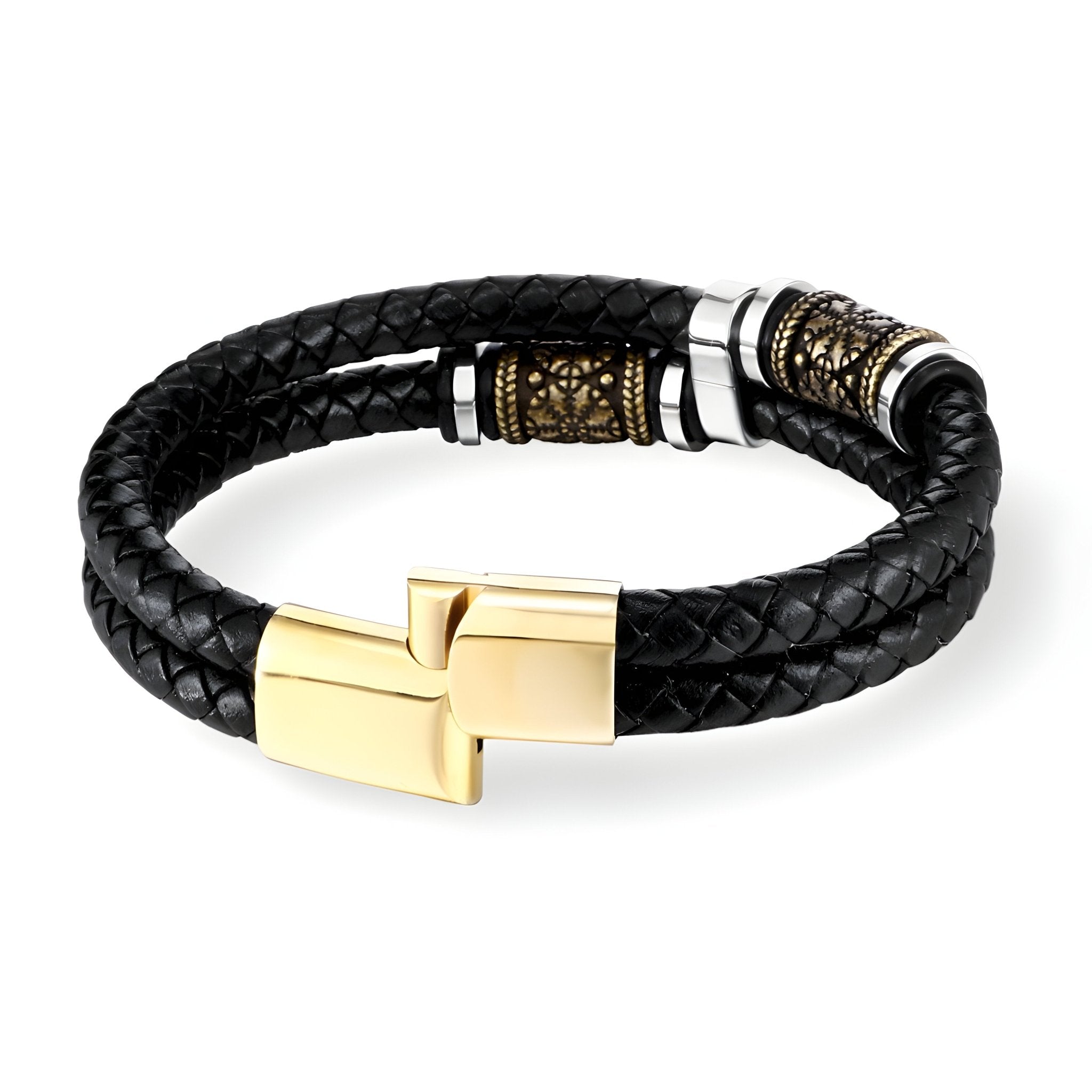 Bracelet en cuir noir tressé avec fermoir doré et détails viking gravés sur métal noir.
