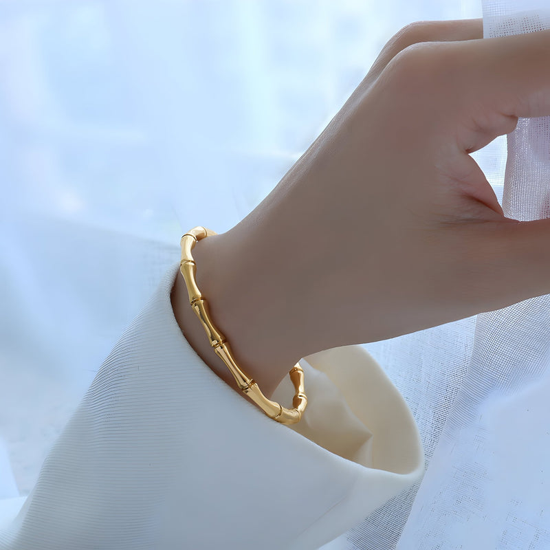 Pulsera de titanio chapada en oro de 18 quilates, efecto bambú, modelo Emeline