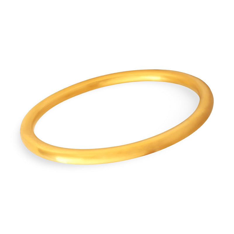 Bracelet jonc fin en titane plaqué or, finition lisse et brillante, forme circulaire élégante.