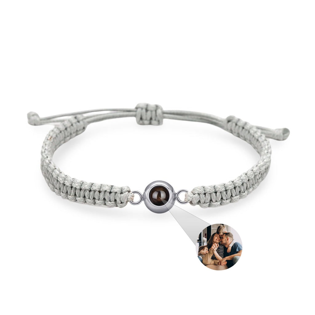 Bracelet corde gris avec plaque titane ronde personnalisée photo au centre.