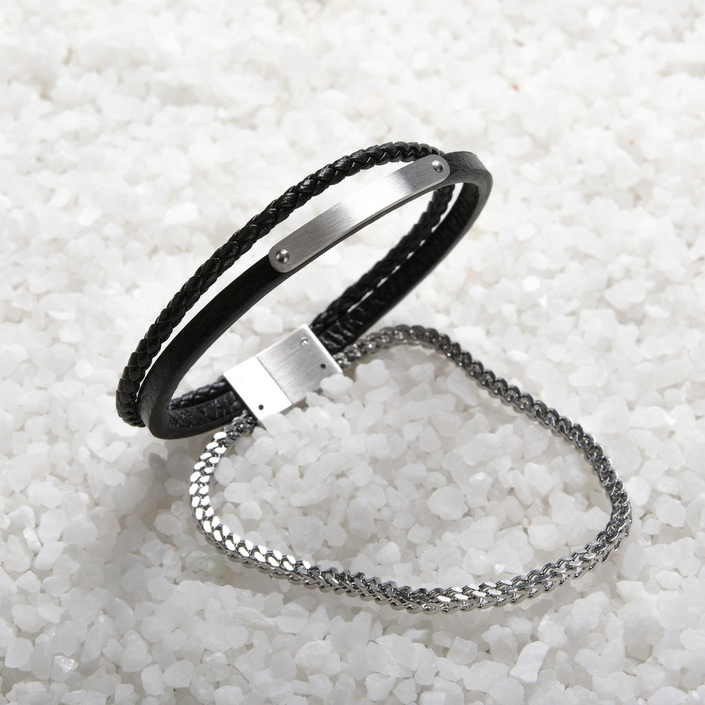 Bracelet double tour en cuir noir tressé et chaîne acier inoxydable, fermeture magnétique rectangulaire, style moderne et.