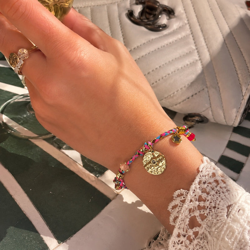 Verstellbares Kordelarmband für Damen, Schmuck aus Edelstahl, vergoldeter Medaillon-Anhänger mit Kristallstein, trendiges Accessoire mit Emaille, mehrfarbig geflochtene Panzerkette, Modell Piuna