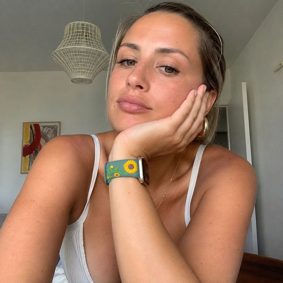 Bracelet Apple Watch silicone fleur de tournesol en relief, taille ajustable, disponible en plusieurs coloris, modèle Sunda