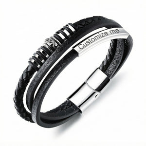 Bracelet homme noir en simili cuir tressé et lisse avec plaque gravée personnalisable et fermoir aimanté argenté moderne.