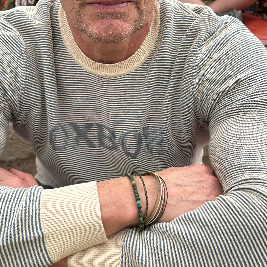 Trio tibetischer Glücksarmbänder aus Natursteinen und gewachster Schnur für Herren, Modell Goncalvo