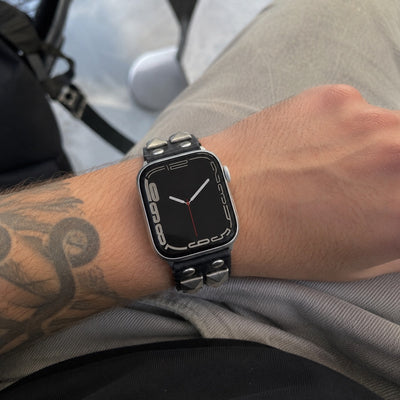 Bracelet à clous pour Apple Watch, design punk, détails métalliques pyramidaux, modèle Kurt