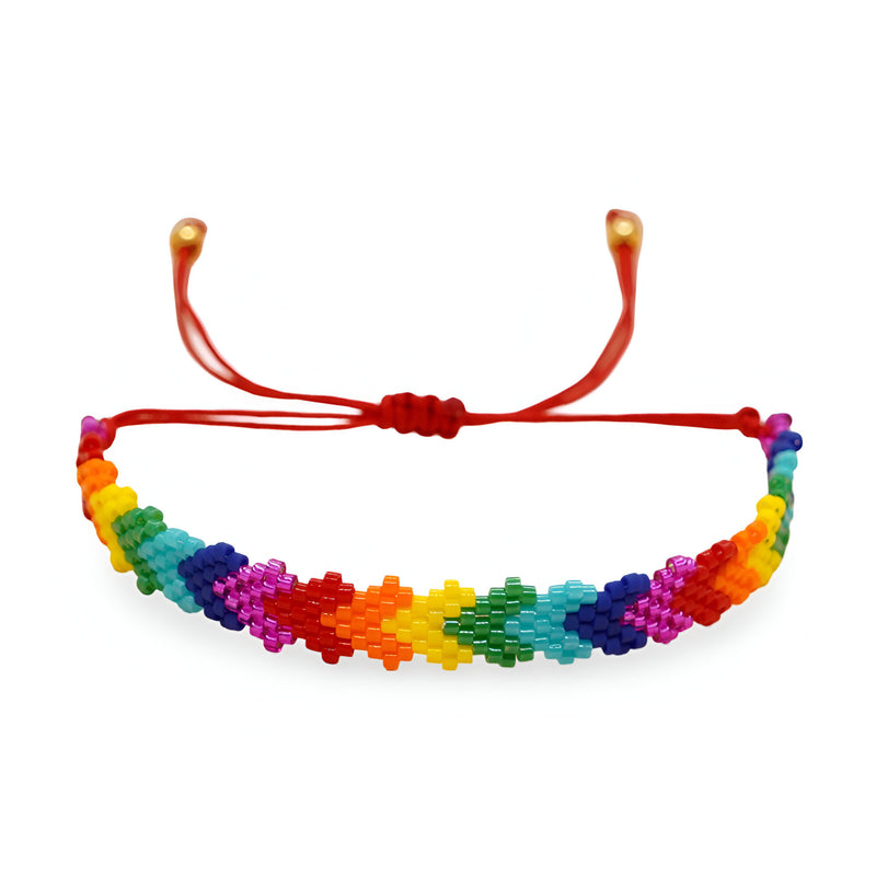 Bracelet ajustable en perles japonaises multicolores, motif en chevrons, cordon rouge.