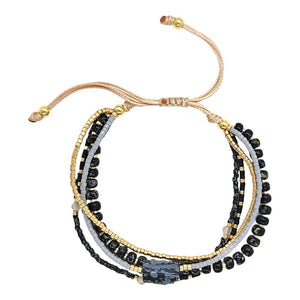 Bracelet multi-rangs en perles de verre du Japon, cordon ajustable avec détails en cuivre, éclat naturel pour le poignet, modèle Hitaya