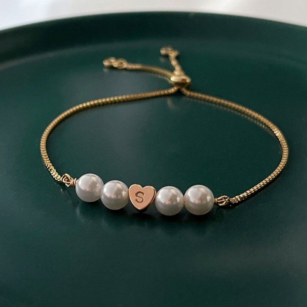 Bracelet ajustable en acier inoxydable, perles synthétiques, cœur personnalisable à graver, modèle Exposita